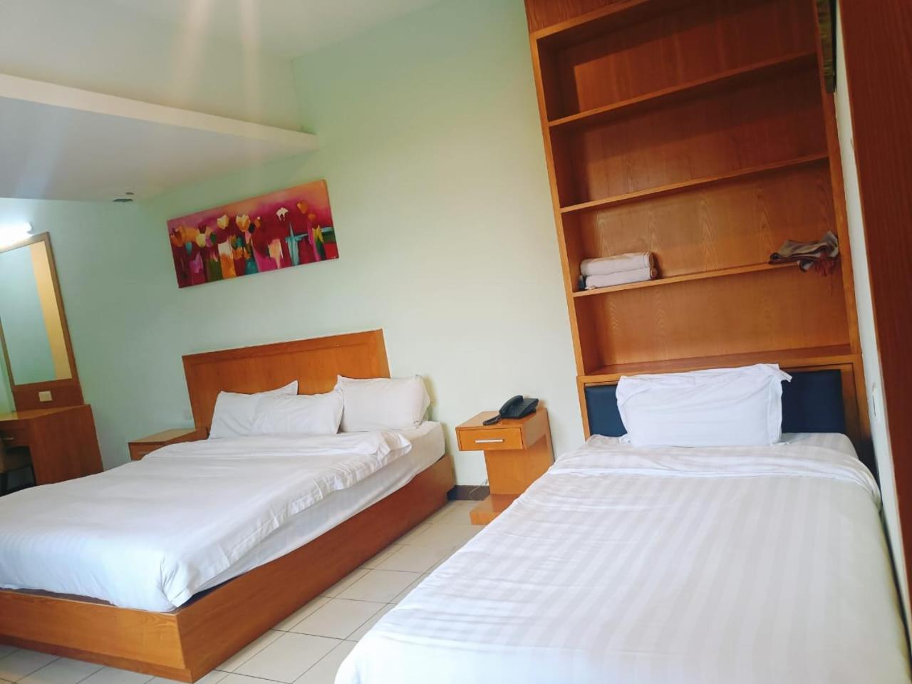 Fratini'S Hotel Labuan Extérieur photo