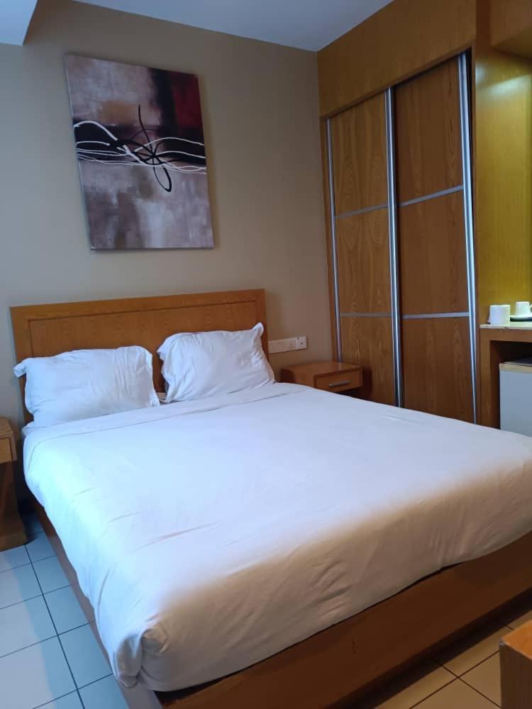 Fratini'S Hotel Labuan Extérieur photo