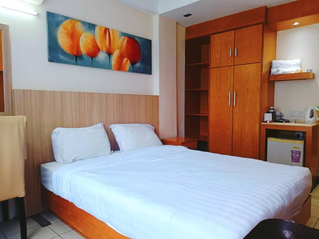 Fratini'S Hotel Labuan Extérieur photo