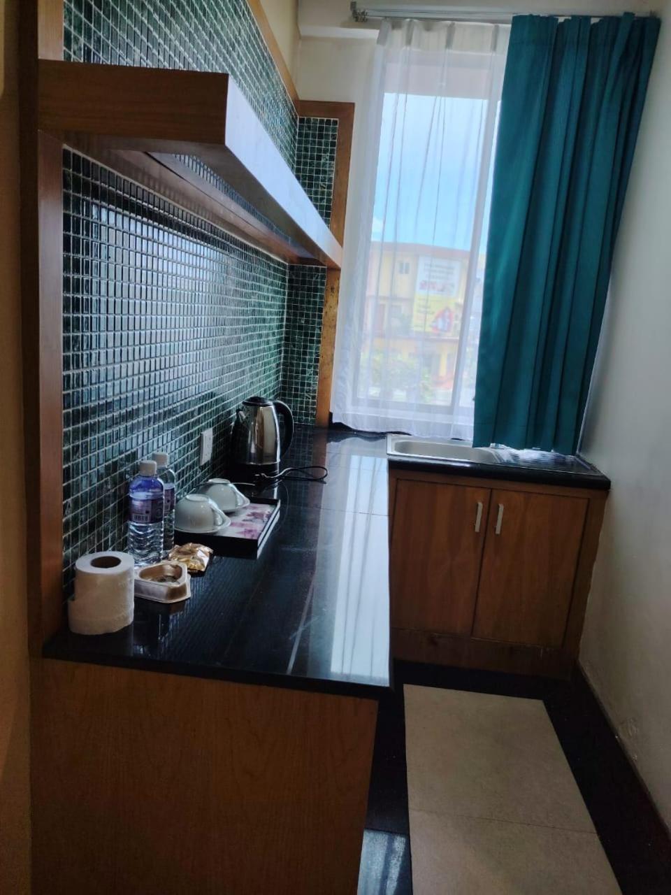 Fratini'S Hotel Labuan Extérieur photo