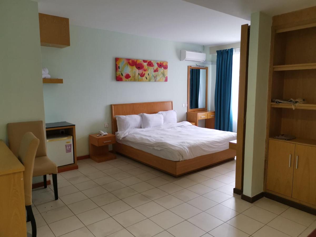 Fratini'S Hotel Labuan Extérieur photo