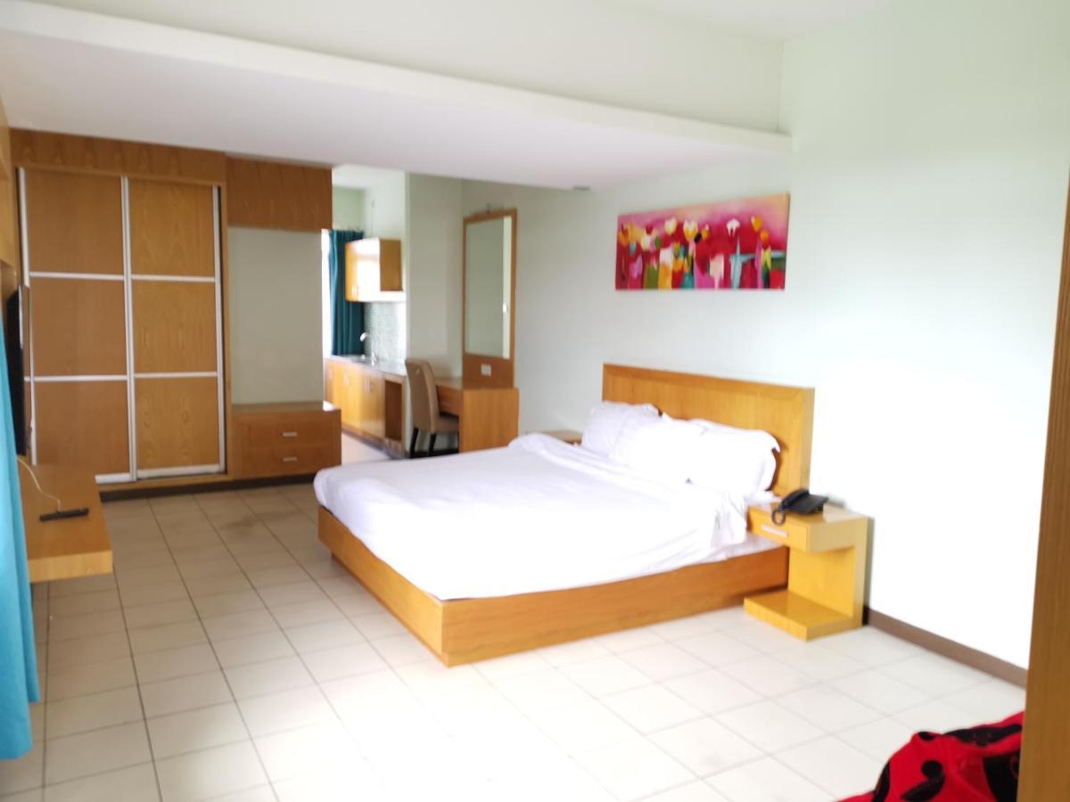 Fratini'S Hotel Labuan Extérieur photo
